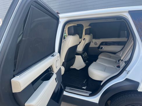 Used 2020 Land Rover Range Rover Long Wheelbase HSE image 16