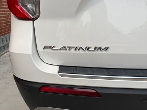 Used 2023 Ford Explorer Platinum w/ Equipment Group 601A AWD/4WD image 19