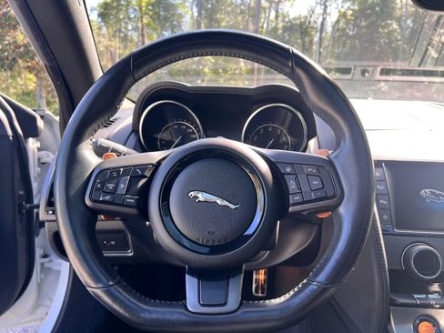 Used 2017 Jaguar F-TYPE S image 10