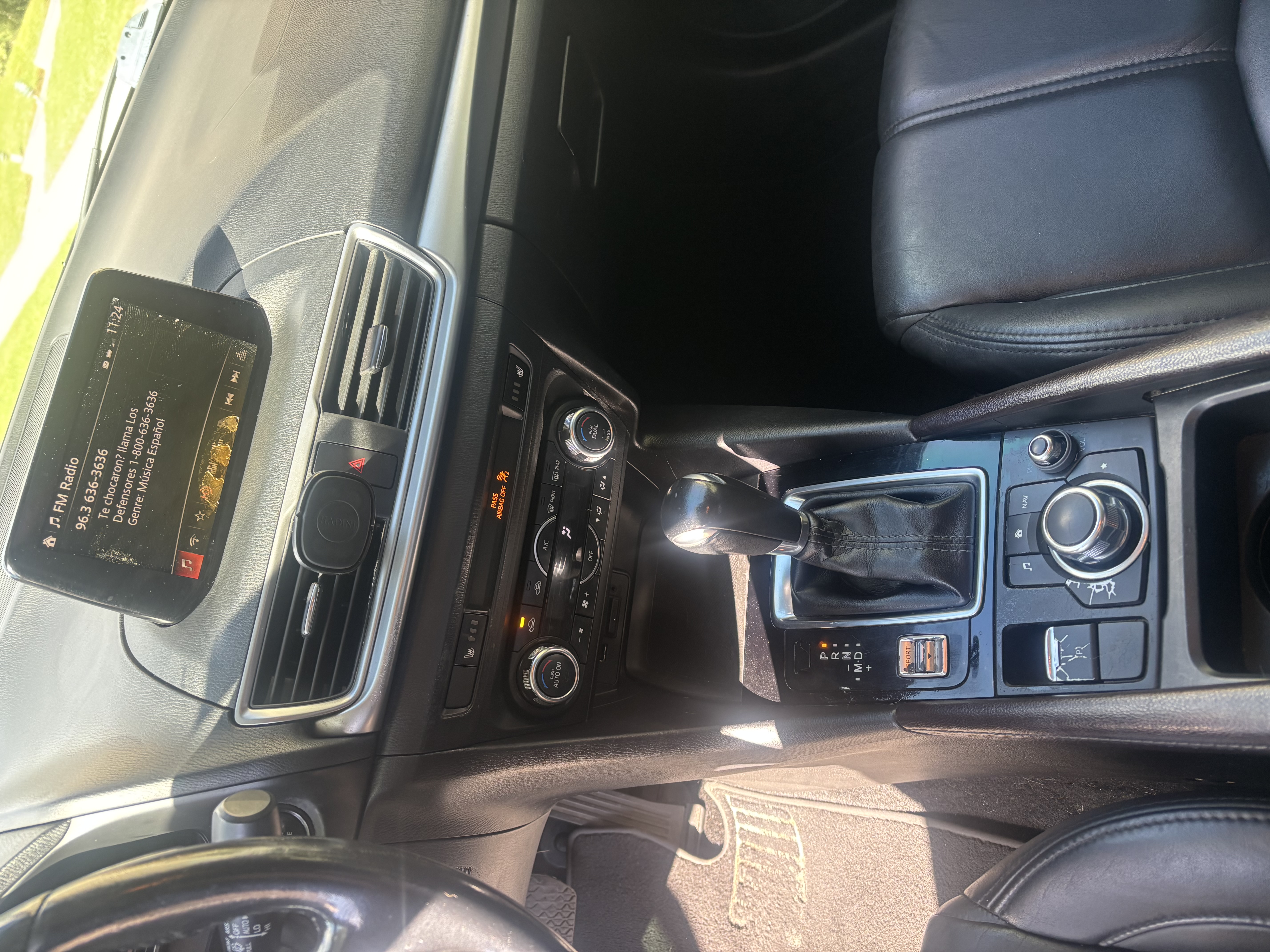 Used 2018 MAZDA MAZDA3 Touring FWD image 16