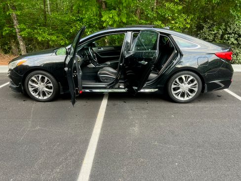 Used 2015 Hyundai Sonata Limited 2.0T w/ Winter Package FWD image 2