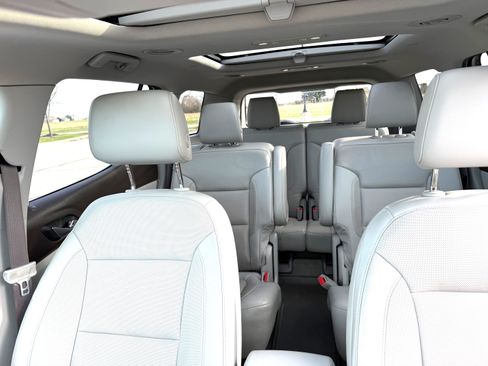 Used 2018 GMC Acadia SLT image 12