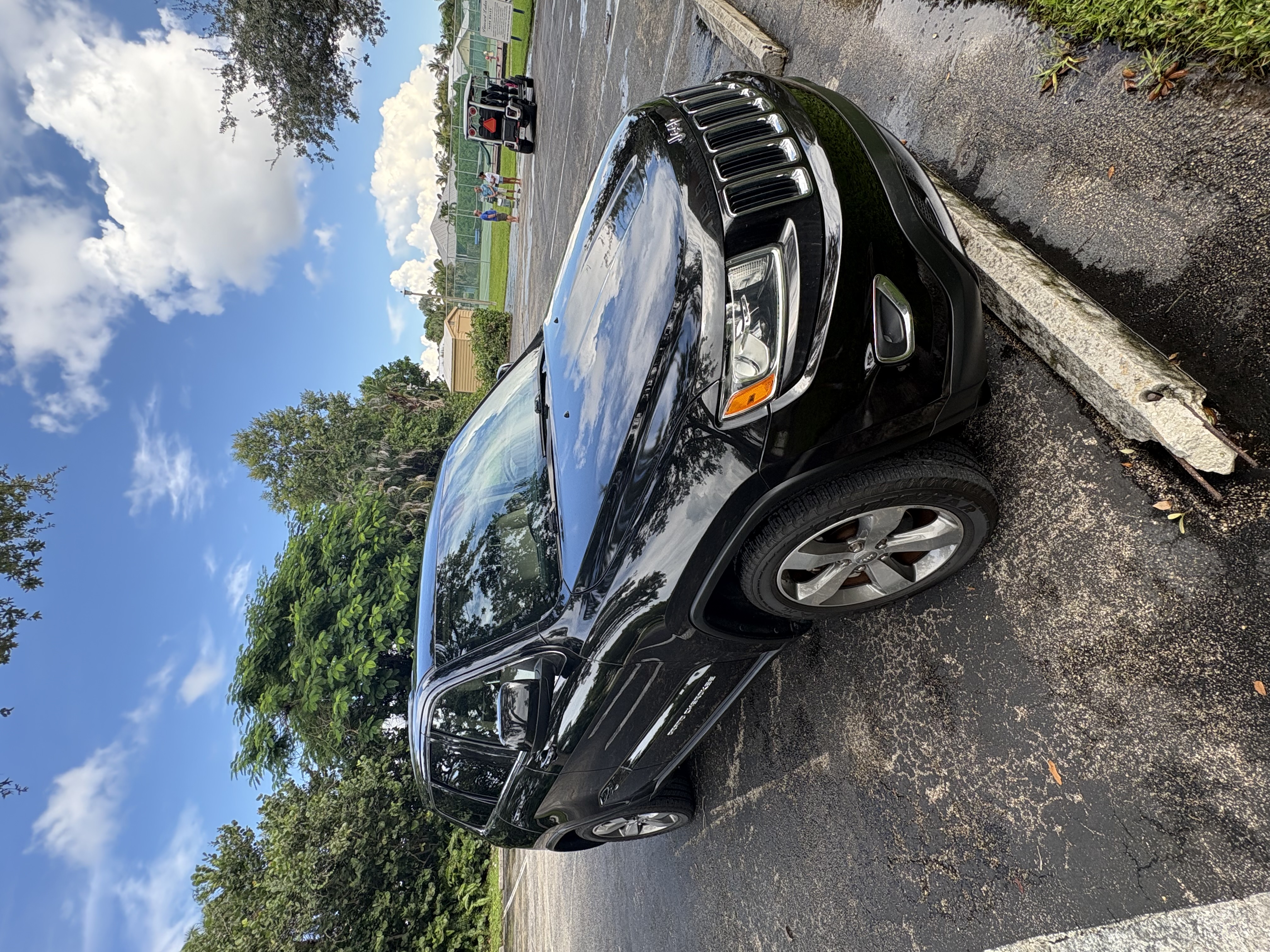 Used 2014 Jeep Grand Cherokee Laredo w/ Trailer Tow Group IV RWD image 8