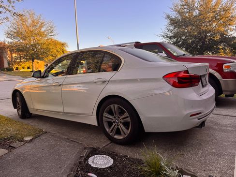 Used 2017 BMW 330i Sedan image 4
