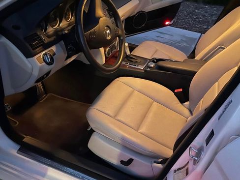 Used 2010 Mercedes-Benz C 300 Sedan image 9