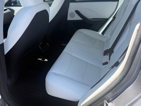 Used 2025 Tesla Model 3 Long Range AWD/4WD image 9