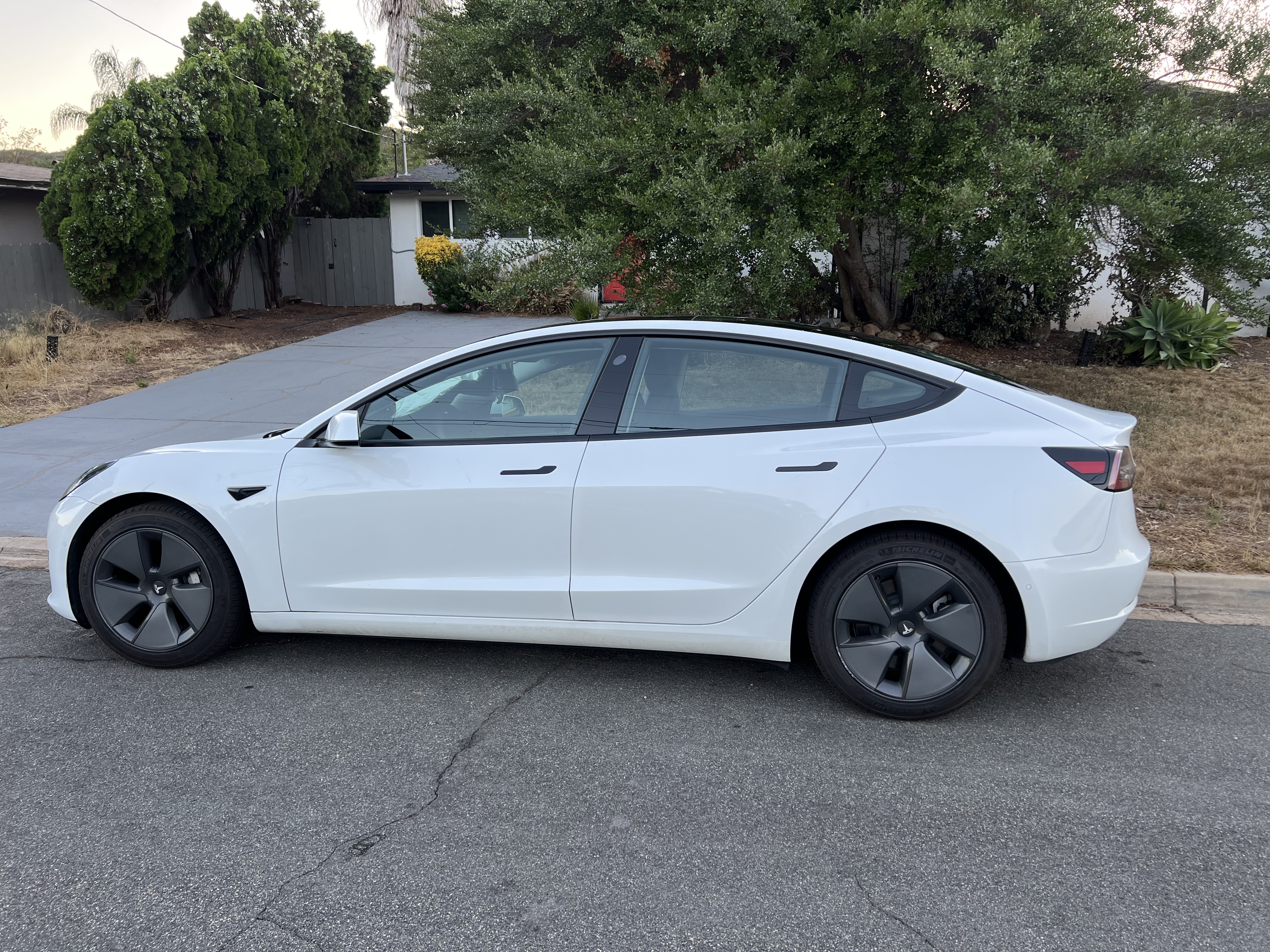 Used 2021 Tesla Model 3 Standard Range Plus RWD image 4