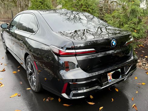 Used 2024 BMW i7 M70 image 17