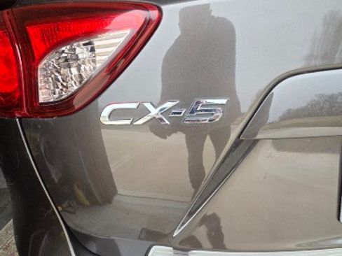 Used 2016 MAZDA CX-5 Touring image 6