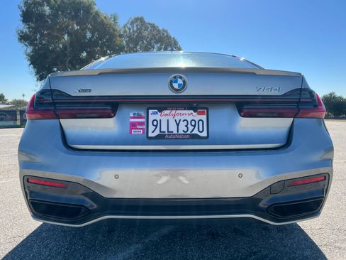 Used 2021 BMW 750i xDrive w/ Executive Package image 4