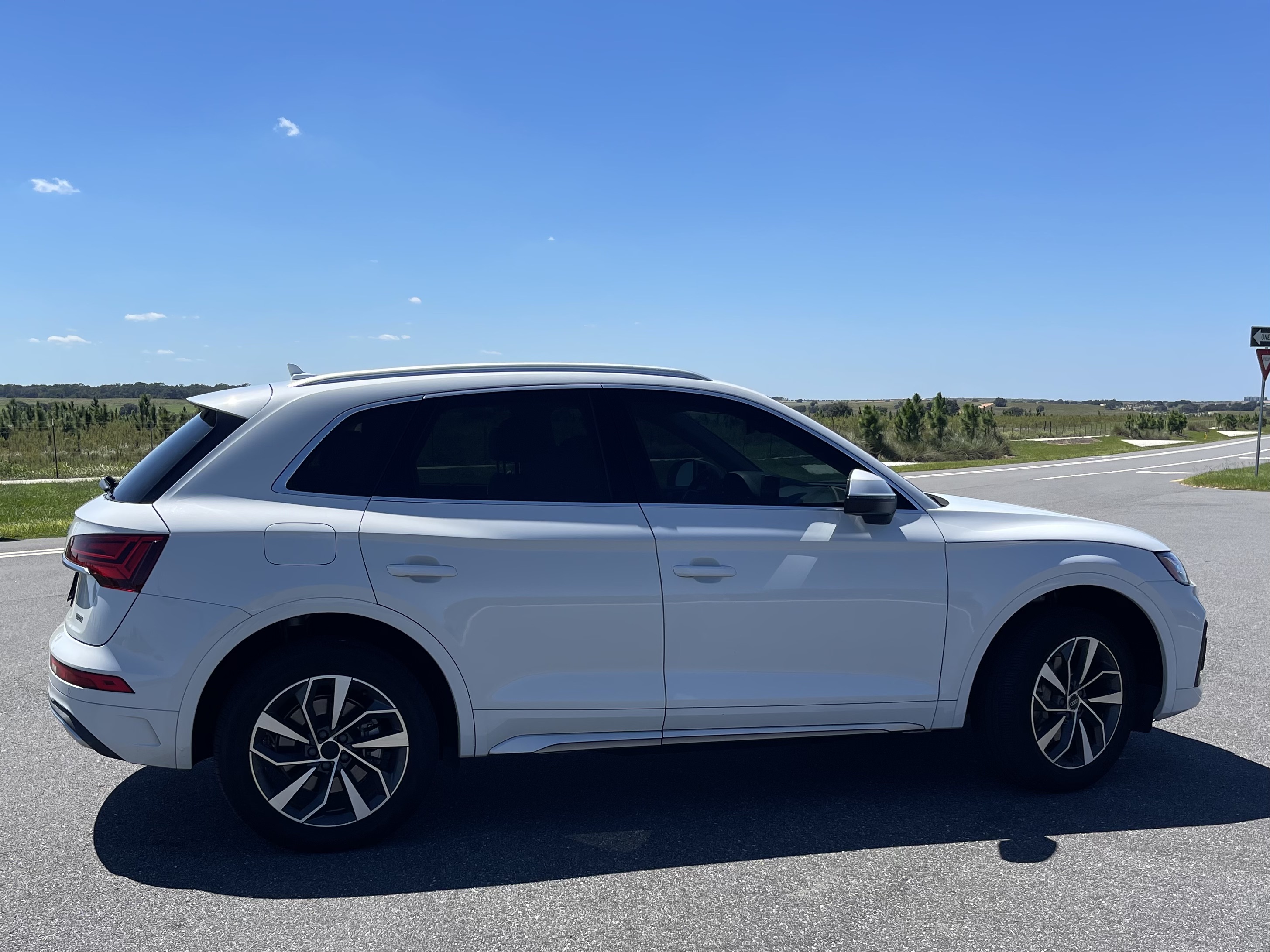 Used 2021 Audi Q5 2.0T Premium Plus w/ Premium Plus Package AWD/4WD image 5