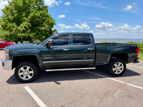 Used 2017 Chevrolet Silverado 2500 LTZ w/ Duramax Plus Package AWD/4WD image 5