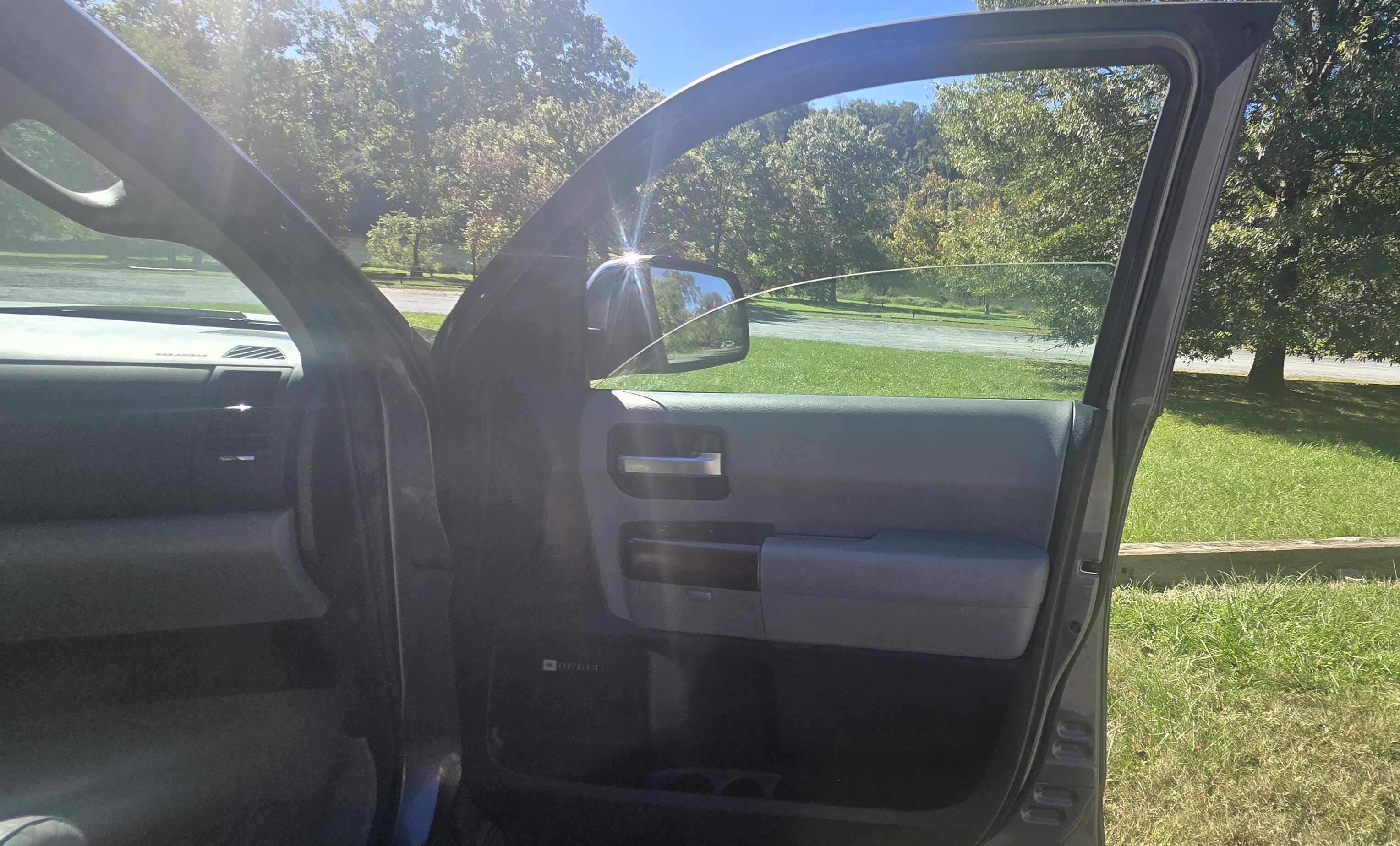 Used 2013 Toyota Sequoia Platinum RWD image 17