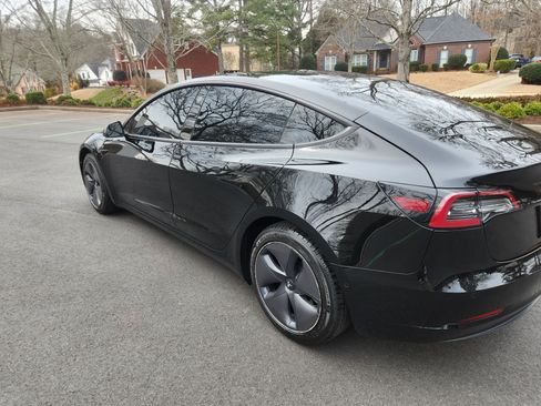 Used 2021 Tesla Model 3 Standard Range Plus image 8