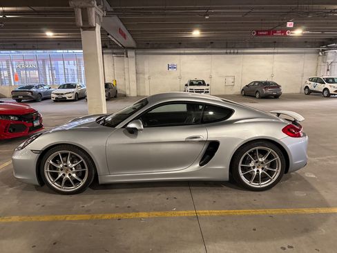 Used 2014 Porsche Cayman image 4