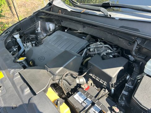 Used 2014 Toyota Highlander XLE image 22