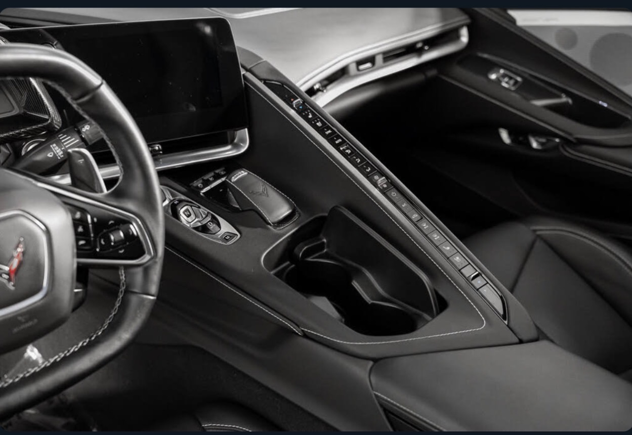 Used 2020 Chevrolet Corvette Stingray Preferred Cpe w/ 2LT Preferred Equipment Group RWD image 16