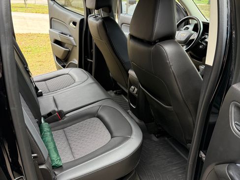 Used 2017 Chevrolet Colorado Z71 w/ LPO, Gearon Divider Package image 6