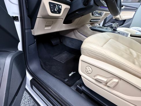 Used 2018 Audi Q5 Prestige w/ Prestige Package image 19