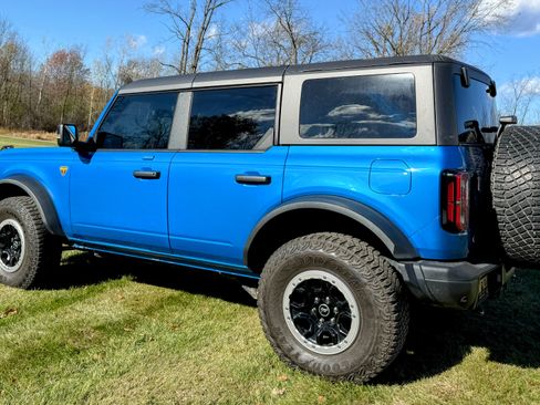 Used 2022 Ford Bronco Badlands image 1