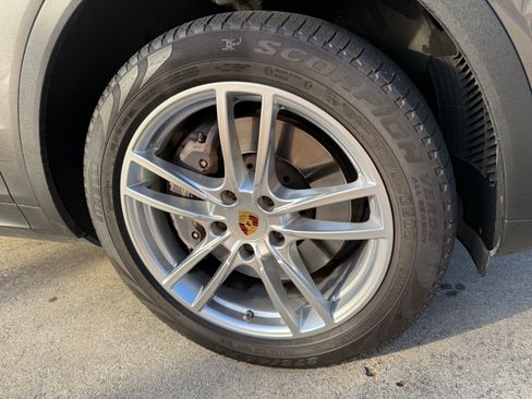 Used 2021 Porsche Cayenne image 20