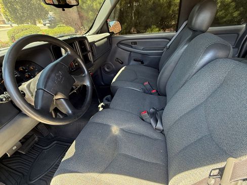 Used 2005 Chevrolet Silverado 1500 W/T RWD image 9
