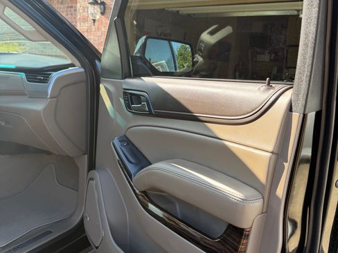 Used 2018 GMC Yukon SLT w/ Premium Edition RWD image 11