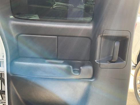 Used 2001 Chevrolet Silverado 1500 LS w/ Firm Ride Suspension Pkg image 5