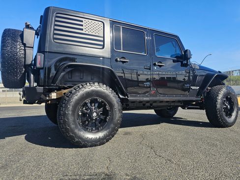 Used 2014 Jeep Wrangler Unlimited Sport w/ Quick Order Package 24S AWD/4WD image 5