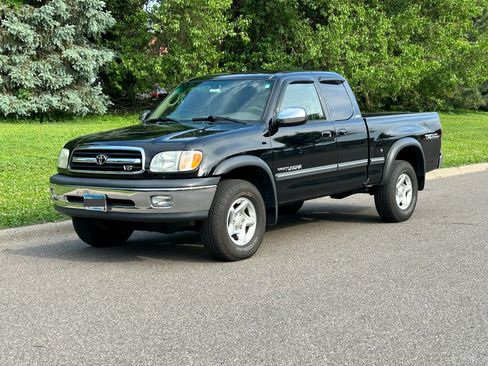Used 2001 Toyota Tundra SR5 AWD/4WD image 1