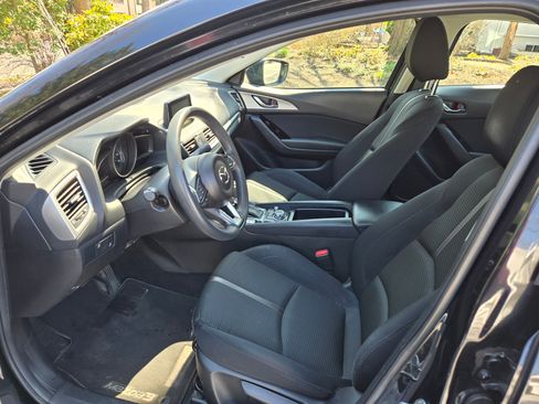 Used 2017 MAZDA MAZDA3 Sport w/ Preferred Equipment Package image 8