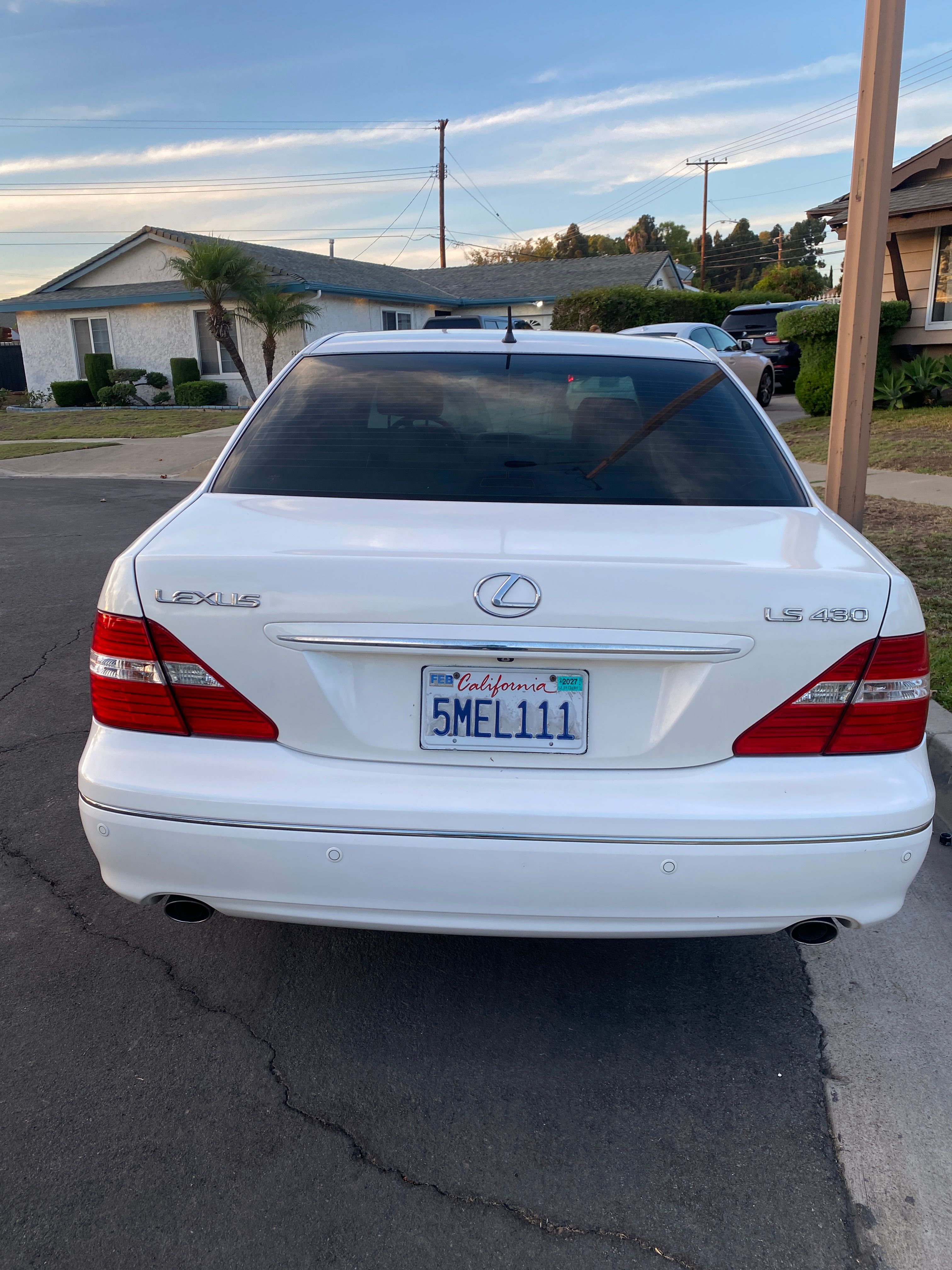 Used 2005 Lexus LS 430 w/ Modern Luxury Pkg RWD image 5