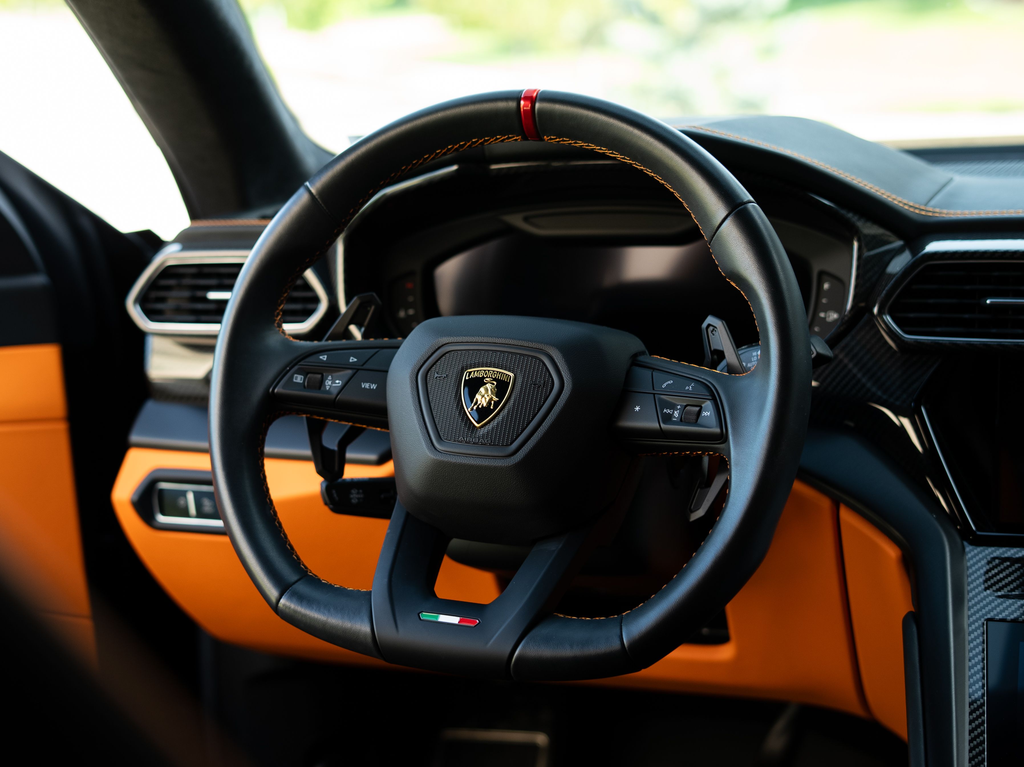 Used 2024 Lamborghini Urus S AWD/4WD image 17
