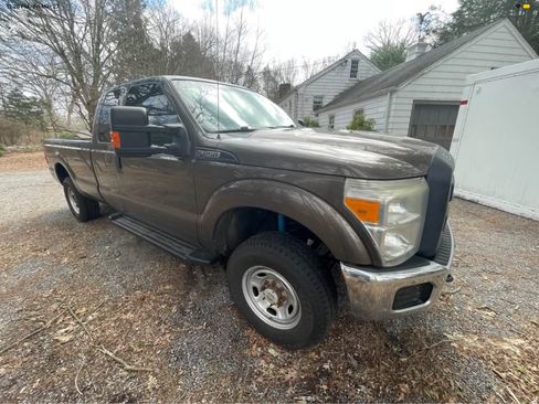 Used 2015 Ford F250 XL w/ Power Equipment Group image 5