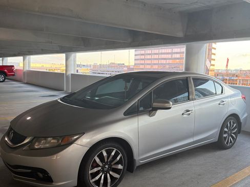 Used 2015 Honda Civic EX-L image 2