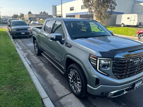 Used 2024 GMC Sierra 1500 Denali Ultimate image 2
