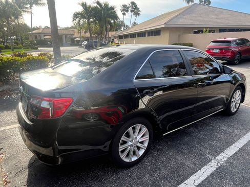 Used 2014 Toyota Camry XLE image 8