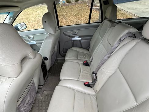 Used 2005 Volvo XC90 2.5T image 13