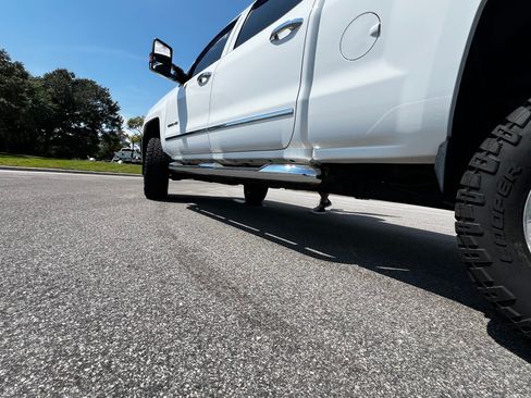 Used 2015 Chevrolet Silverado 2500 LTZ AWD/4WD image 5