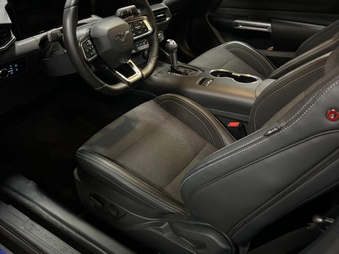 Used 2024 Ford Mustang Coupe image 4