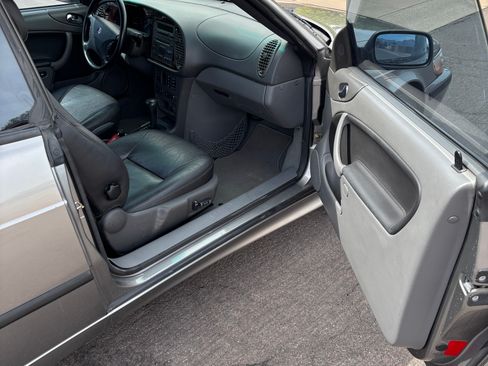 Used 2002 Saab 9-3 SE image 10