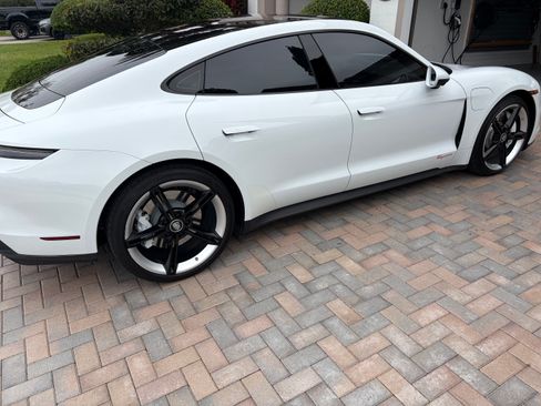 Used 2021 Porsche Taycan Sedan 4D image 4