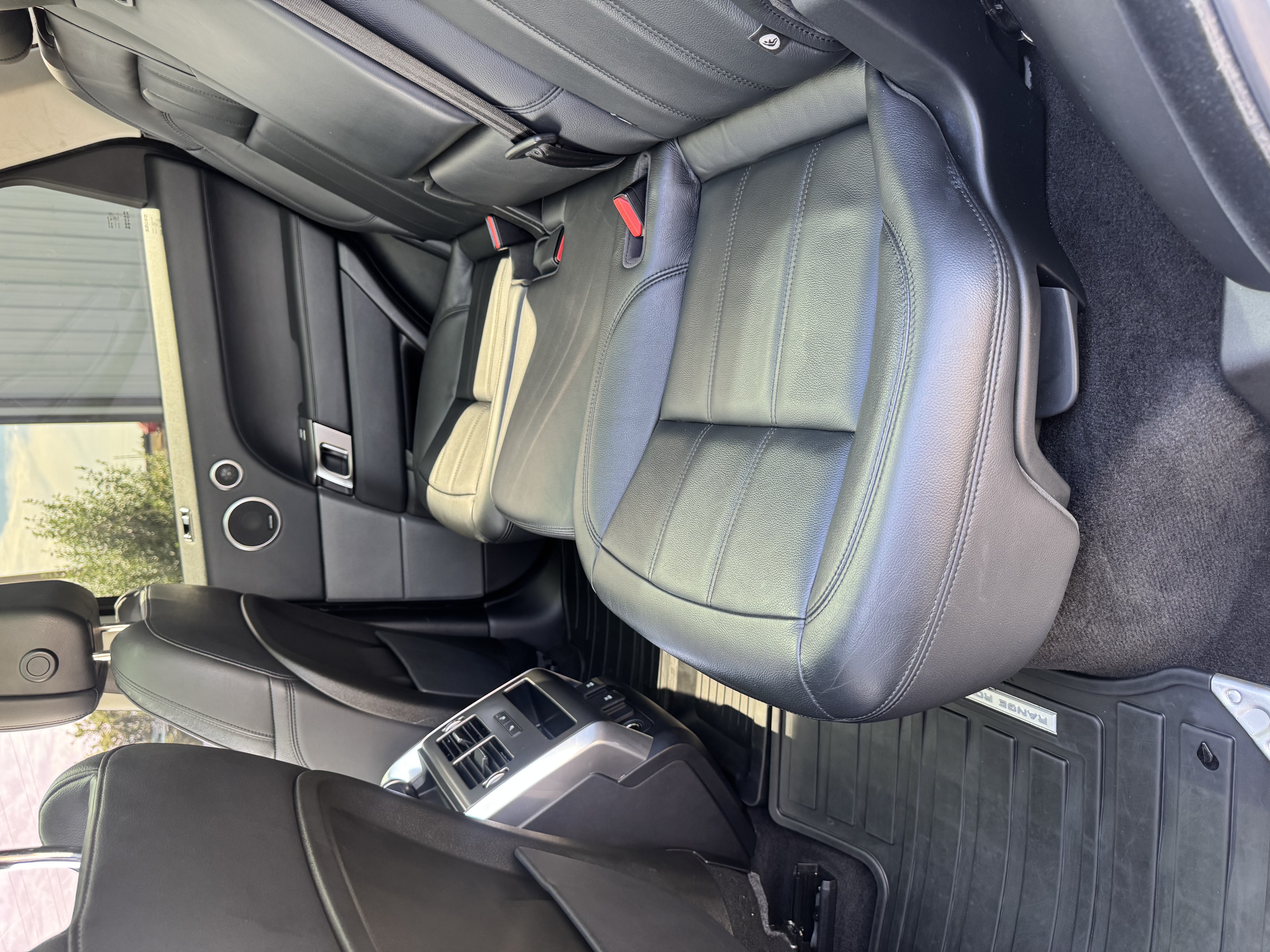 Used 2018 Land Rover Range Rover Sport SE AWD/4WD image 8
