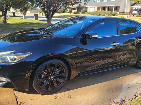 Used 2018 Nissan Maxima SR w/ Midnight Edition image 16