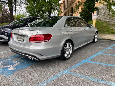 Used 2014 Mercedes-Benz E 350 4MATIC Sedan image 4
