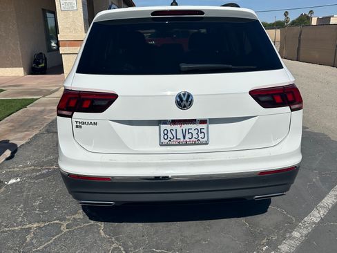 Used 2020 Volkswagen Tiguan SE w/ Panoramic Sunroof Package FWD image 8