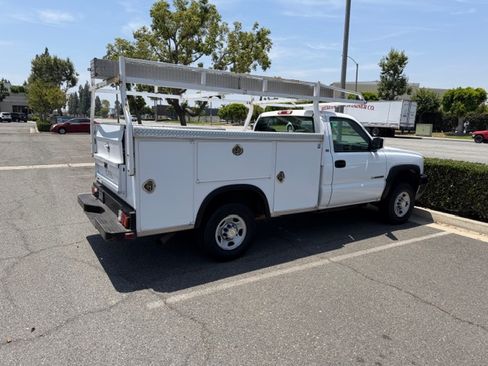 Used 2004 Chevrolet Silverado 2500 W/T RWD image 1