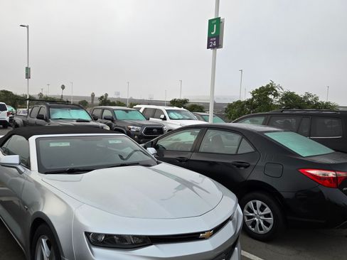Used 2018 Chevrolet Camaro LT image 8