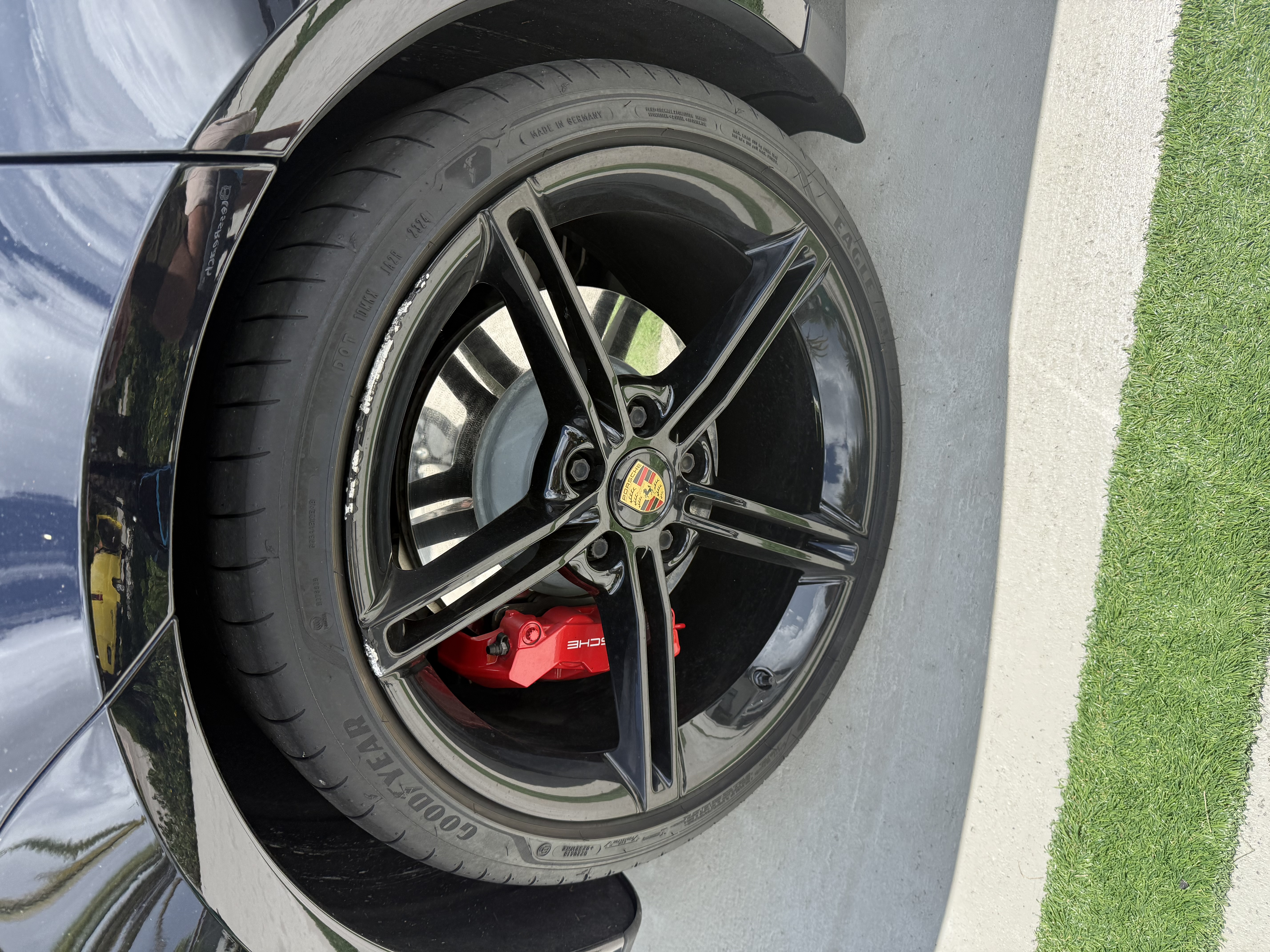 Used 2022 Porsche Taycan 4S AWD/4WD image 14