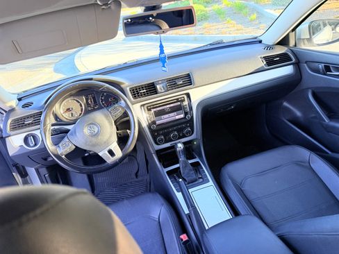 Used 2012 Volkswagen Passat 2.5 SE FWD image 18